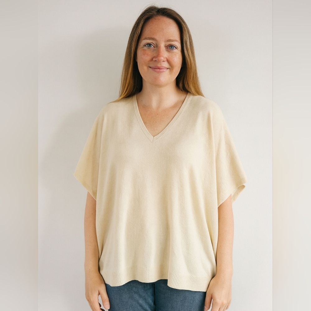NWT Vila Milano/ Cream V-Neck Sweater/ Size US XL